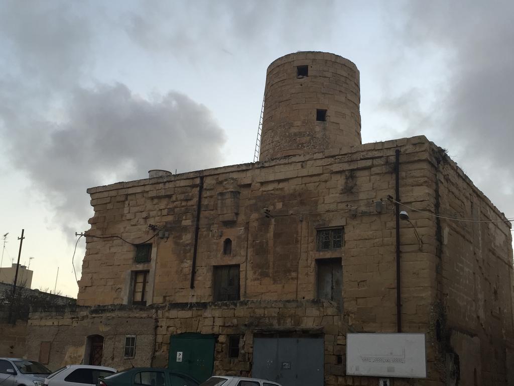 Rose Building Apartment Cospicua Luaran gambar